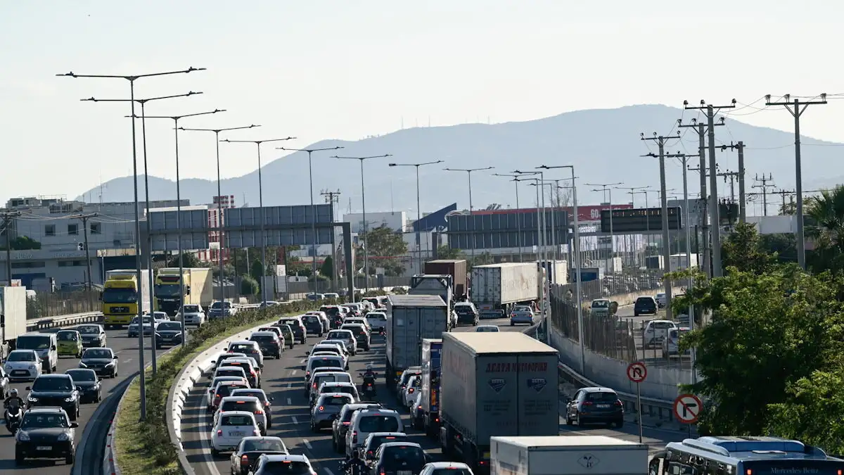 Χάος στους Δρόμους: Ουρές Χιλιομέτρων στον Κηφισό – Μποτιλιάρισμα σε Κηφισίας, Κέντρο & Αττική Οδό
