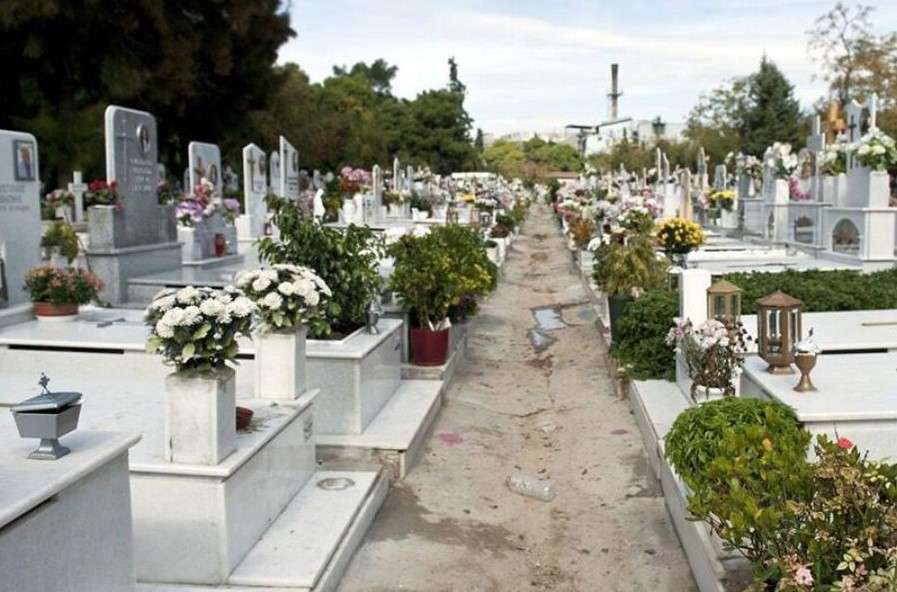 Μυτιλήνη: Υγειονομικές Βόμβες στα Κοιμητήρια – Σοβαρές Παραβάσεις Αποκάλυψαν οι Έλεγχοι