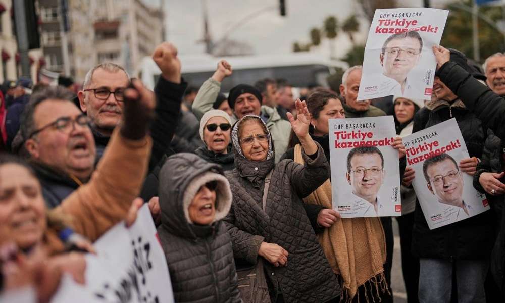 Κωνσταντινούπολη – Επεισόδια μετά την σύλληψη του Ιμάμογλου (Βίντεο)