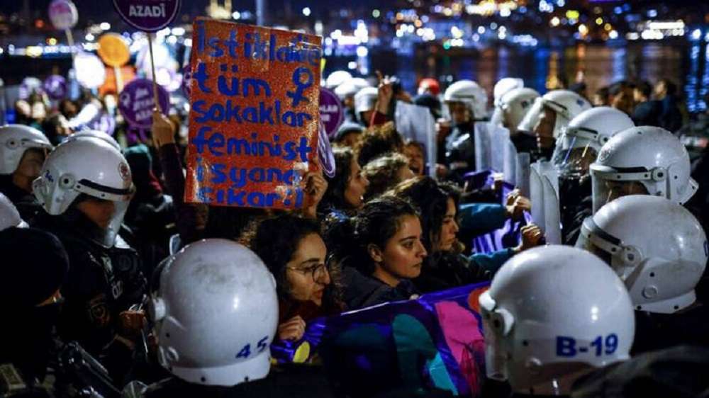 Κωνσταντινούπολη – Απαγορεύτηκαν οι εκδηλώσεις για την Παγκόσμια Ημέρα της Γυναίκας