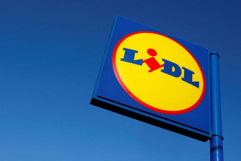 Τρίκαλα: Ρομά…ρήμαξαν τις γαρίδες από τα Lidl