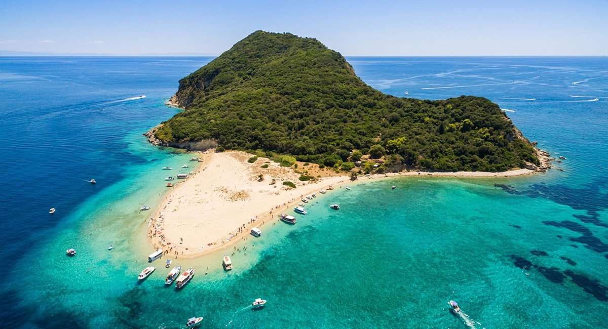 Μαραθονήσι: Παράνομες οικοδομικές εργασίες απειλούν τις ζωές χελώνων καρέτα-καρέτα