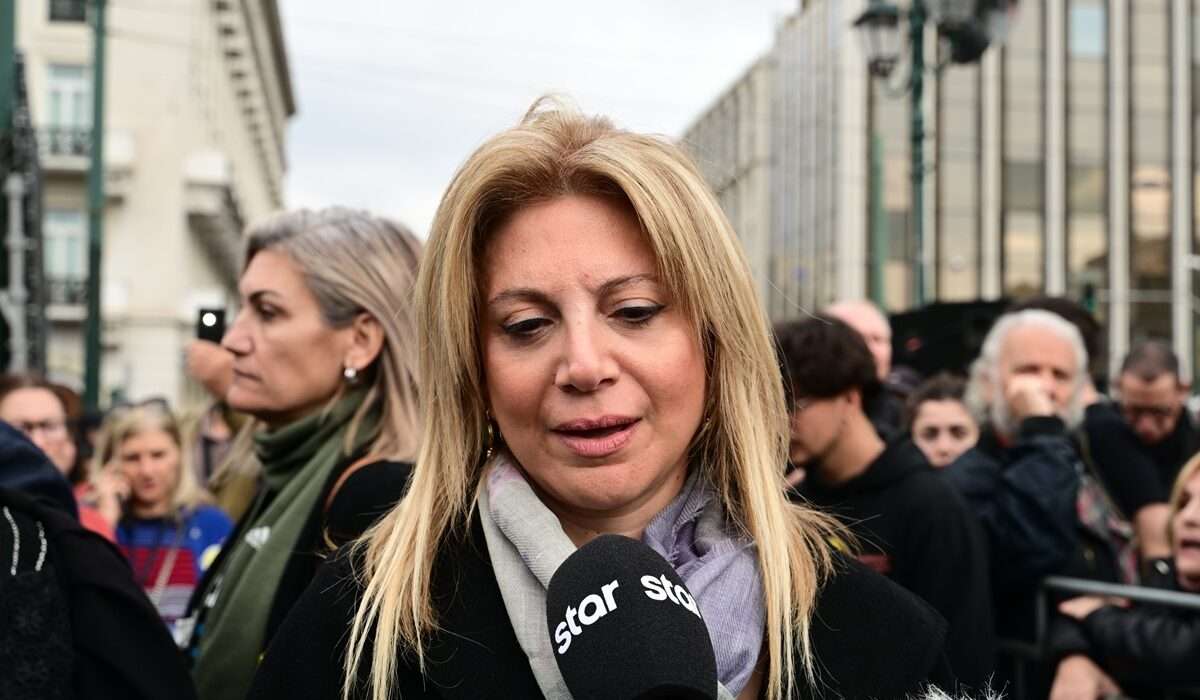 Τέμπη: «Μείναμε άναυδοι» – Τι λέει η δικηγόρος της Καρυστιανού για τη μήνυση κατά του ειδικού εφέτη ανακριτή