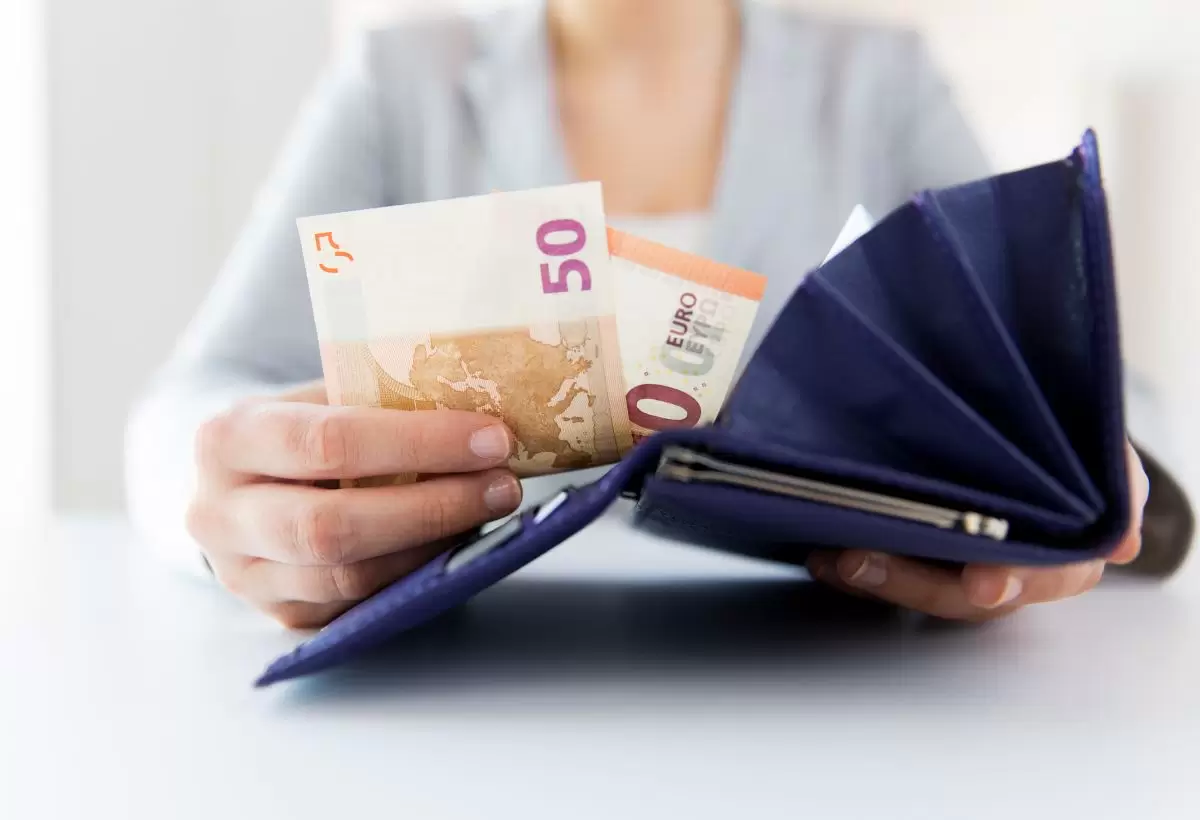 Το βαρύ φορολογικό «φορτίο της εργασίας» – Η αύξηση των 34 ευρώ κοστίζει 854 ευρώ το χρόνο