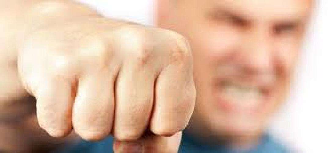 «ΣΟΚ» στα Χανιά: Ανιψιός «ΞΥΛΟΚΟΠΗΣΕ» τον θείο του – Του πήρε εκβιαστικά 50.000 ευρώ και μετά ζητούσε 100.000!