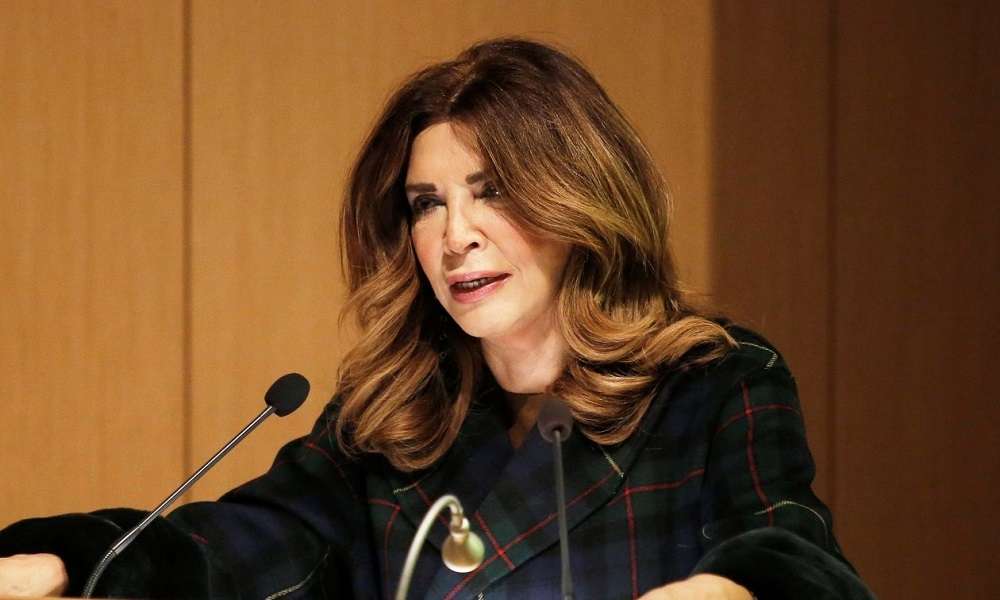 Μιμή Ντενίση: «Όταν πέθανε ο πατέρας μου στις 5 το πρωί, στις έξι το απόγευμα έπαιξα στο θέατρο»