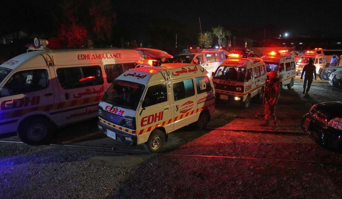 Λουτρό αίματος στο Πακιστάν: 58 νεκροί στο φονικό τέλος της ομηρίας σε τρένο