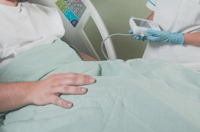 Υπό κατάρρευση το ΕΣΥ: 35χρονη μεταφέρθηκε από το Καστελόριζο στην Αθήνα – «Κραυγή» αγωνίας από το νησί