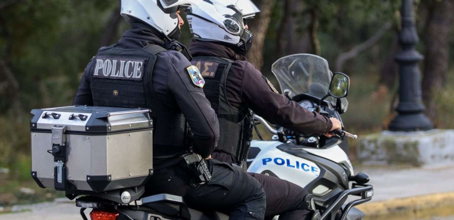 «Αντάρτικος» εξοπλισμός – Τον συνέλαβαν με καλάσνικοφ στο αυτοκίνητο