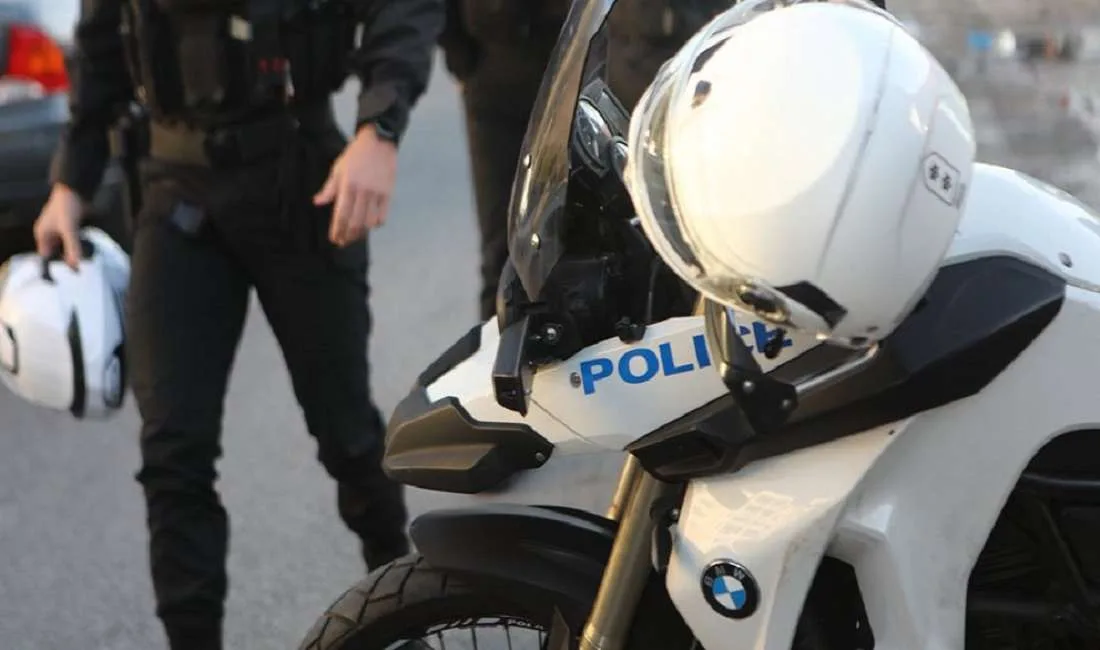 Αδιανόητο περιστατικό στα Ιωάννινα: Παιδί 6 ετών βρέθηκε μόνο του εξώ στο κρύο χωρίς ρούχα και παπούτσια