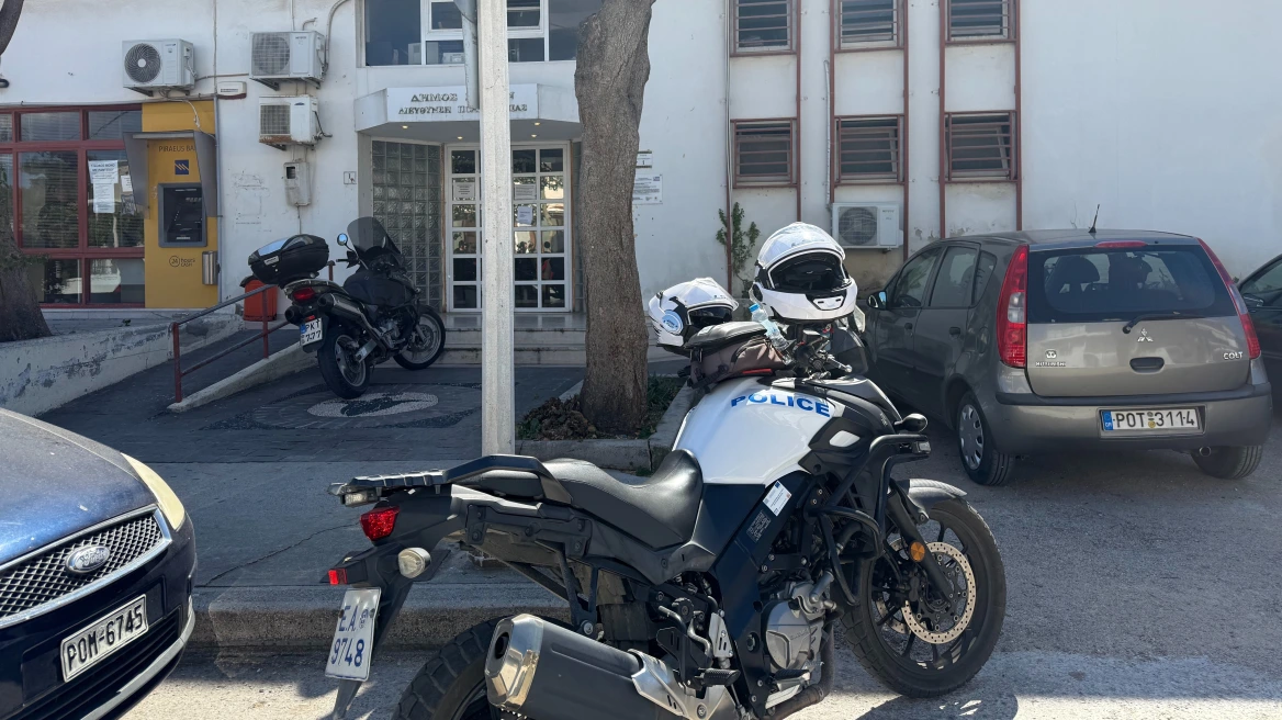 Κύκλωμα Πολεοδομίας στη Ρόδο: «Δες το σύνολο πόσα έχω» – Αποκαλυπτική Συνομιλία της Προϊσταμένης για τα ‘Κρυμμένα Λεφτά