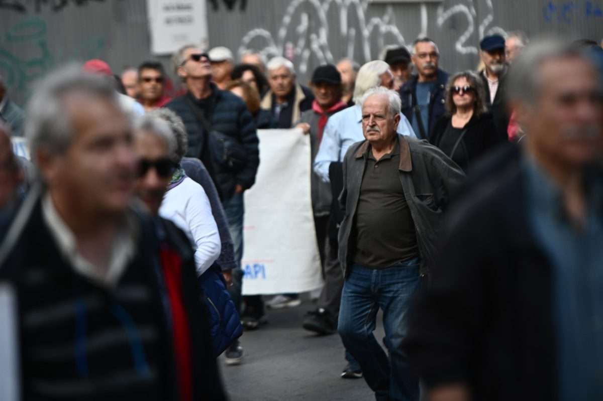 ΣΥΝΤΑΞΙΟΥΧΟΙ ΣΕ ΑΠΟΓΝΩΣΗ: Χωρίς συντάξεις το ΠΑΣΧΑ! –  Οργή και κινητοποιήσεις