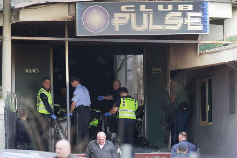 Σκόπια: «Δεν θέλω πια τη ζωή μου» – 150 οικογένειες βυθισμένες στο πένθος
