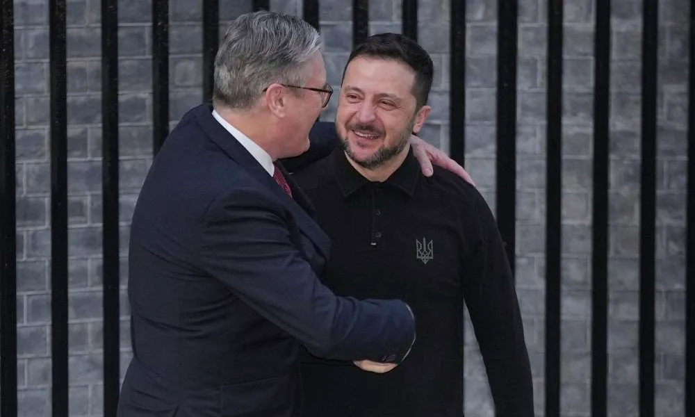 «Ρίχνει λάδι στη φωτιά» ο Στάρμερ – Τί «ζήτησε» για την Ουκρανία