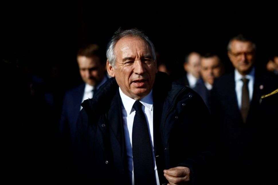 Μπαϊρού: Ο λόγος που ο πρωθυπουργός της Γαλλίας ακολουθείται πάντα από γιατρό
