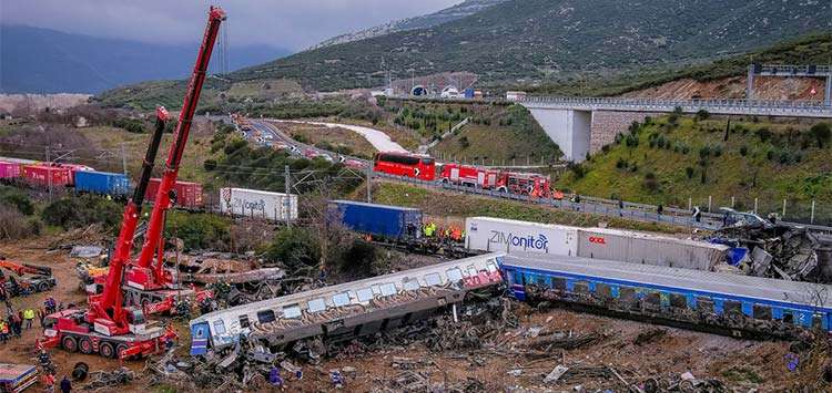 Τέμπη: Νέοι διάλογοι πριν και μετά την τραγωδία – “Εχει γίνει μακελειό”