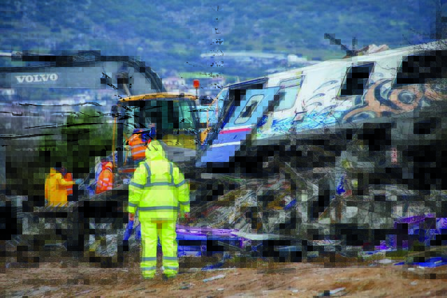 [ΤΕΜΠΗ ΒΙΝΤΕΟ-ΣΟΚ] που καίει το παρακράτος – «Άφαντοι» κουκουλοφόροι ανάμεσα στους ένστολους