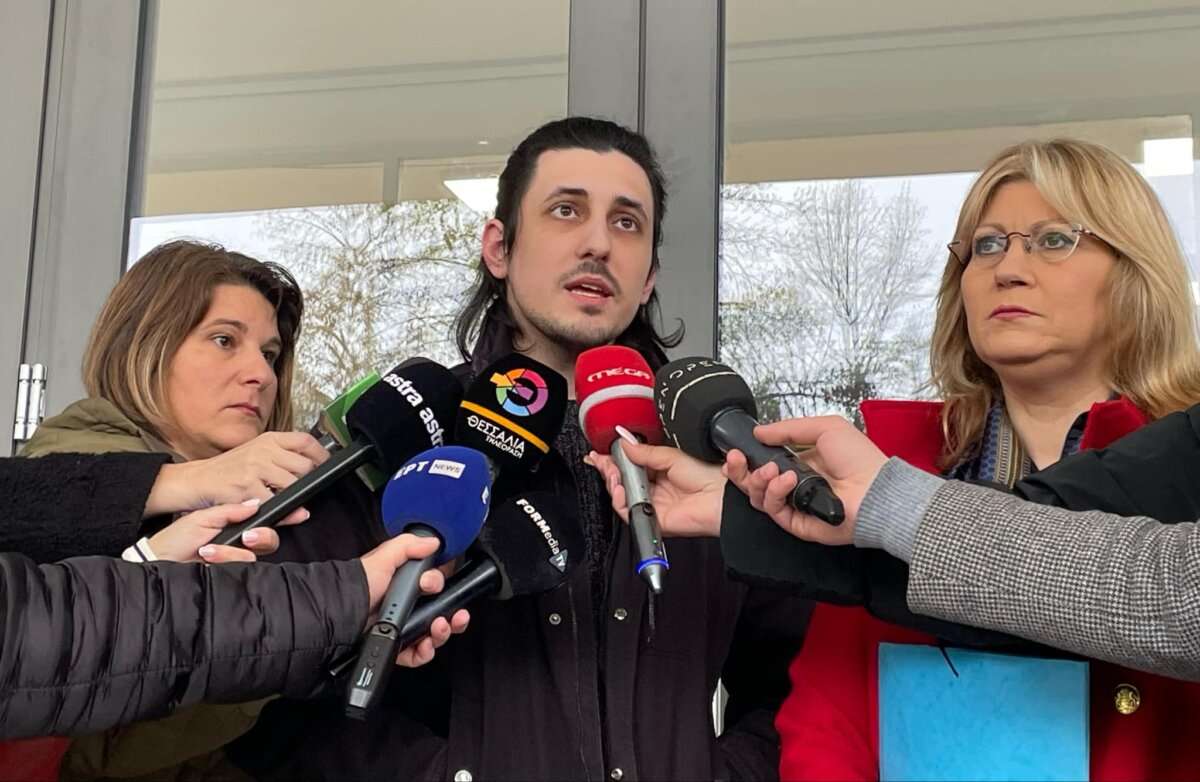 Τέμπη: «Η ζωή μου έχει σταματήσει, ακούγαμε κραυγές για βοήθεια» – Συγκλονίζει η μαρτυρία επιζώντα (βίντεο)