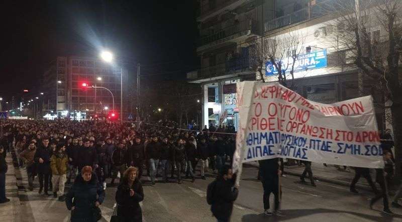 Συλλαλητήρια για τα Τέμπη από Θεσσαλονίκη έως Κρήτη – «Δε σταματάμε» δηλώνουν οι συγγενείς των θυμάτων