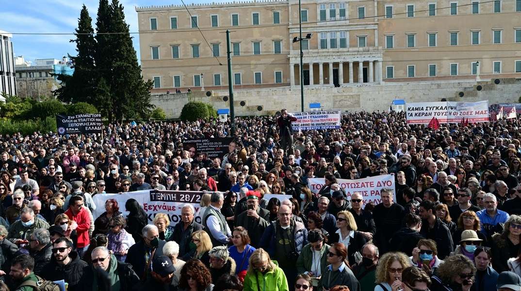 Τέμπη: Και 2ος απεργός πείνας στην πλατεία Συντάγματος [ΦΩΤΟ]