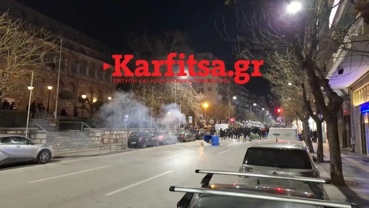Θεσσαλονίκη: Βίαια επεισόδια στο συλλαλητήριο για τα Τέμπη