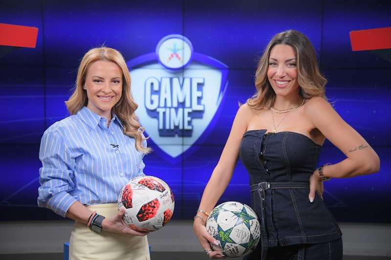Η Φελίσια Τσαλαπάτη στο ΟΠΑΠ Game Time: Τα αυτοκόλλητα με τον Καραγκούνη, το επάγγελμα της αεροσυνοδού και το ατύχημα με θαυμαστή