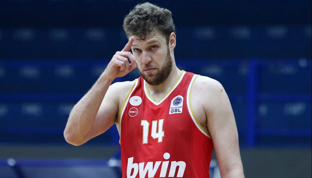 Stoiximan Basket League: Ο Ολυμπιακός πέρασε από το Περιστέρι με Βεζένκοβ και Πίτερς