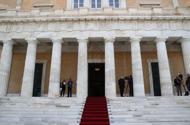 Ζωντανή Μετάδοση: Η Ορκωμοσία του Νέου Προέδρου της Δημοκρατίας