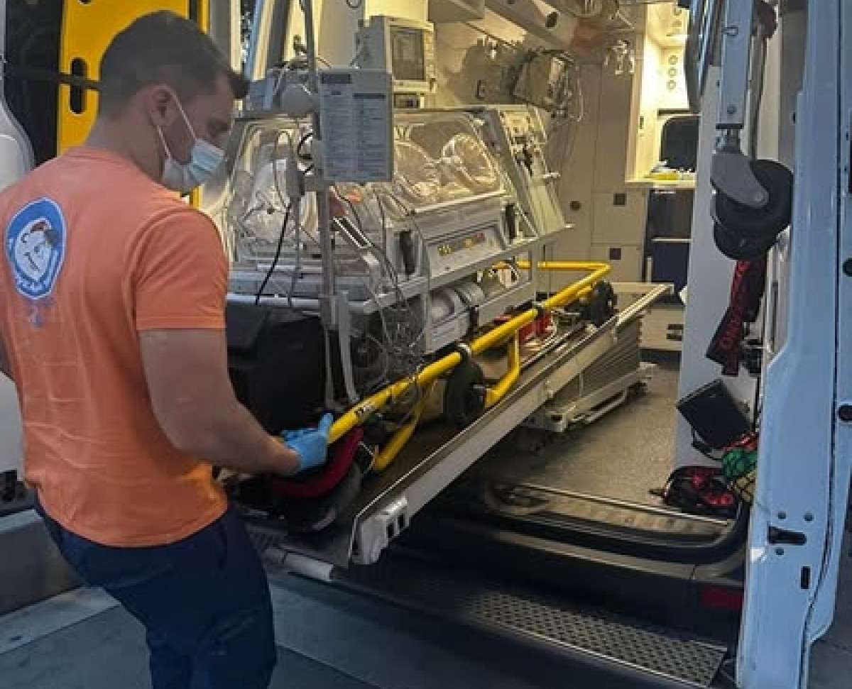 Κρήτη: Αγωνία με βρέφος λίγων ωρών σε κρίσιμη κατάσταση – Εσπευσμένη μεταφορά με θερμοκοιτίδα από Χανιά στο Βενιζέλειο
