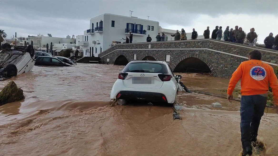 Καταστροφές σε Πάρο και Μύκονο, έρχεται «τρίγωνο καταιγίδων» τη νύχτα στο Αιγαίο – Πότε θα χτυπήσει την Αττική η κακοκαιρία