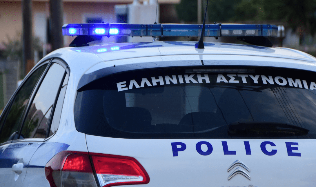 Ρέθυμνο: Χειροπέδες σε 24χρονο που πυροβολούσε στον αέρα σε εκδήλωση