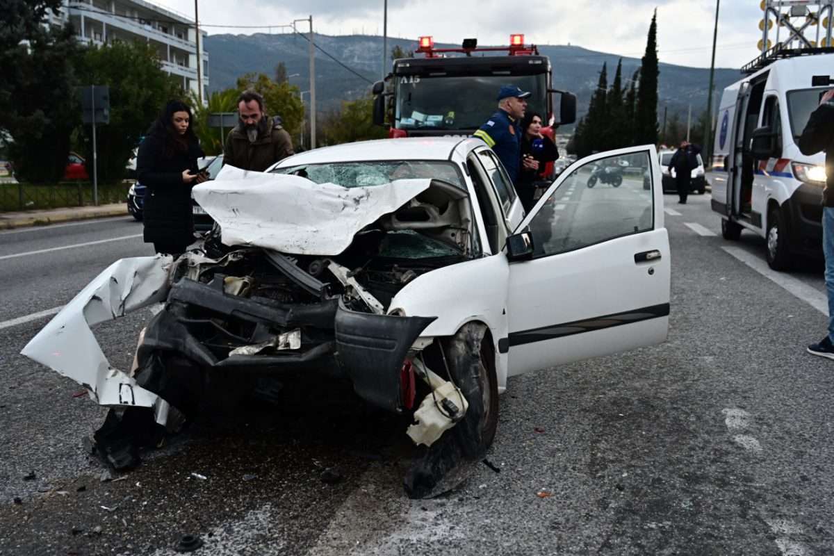 Τροχαίο δυστύχημα στην Κατεχάκη: «Ο οδηγός βγήκε με αίματα στο στόμα», λένε αυτόπτες μάρτυρες – Τραγικός απολογισμός με 3 νεκρούς