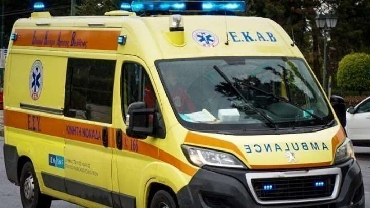Θήβα: Ξεψύχησε στο πεζοδρόμιο περιμένοντας ασθενοφόρο 63χρονος από τη Λιβαδειά