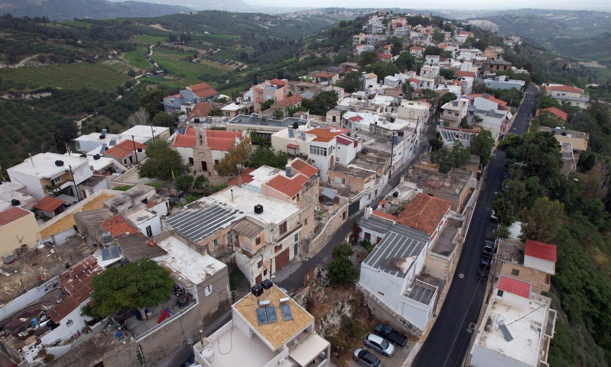 Βούτες Ηρακλείου: Τι αποφασίστηκε για την αντιμετώπιση του γεωδυναμικού φαινομένου