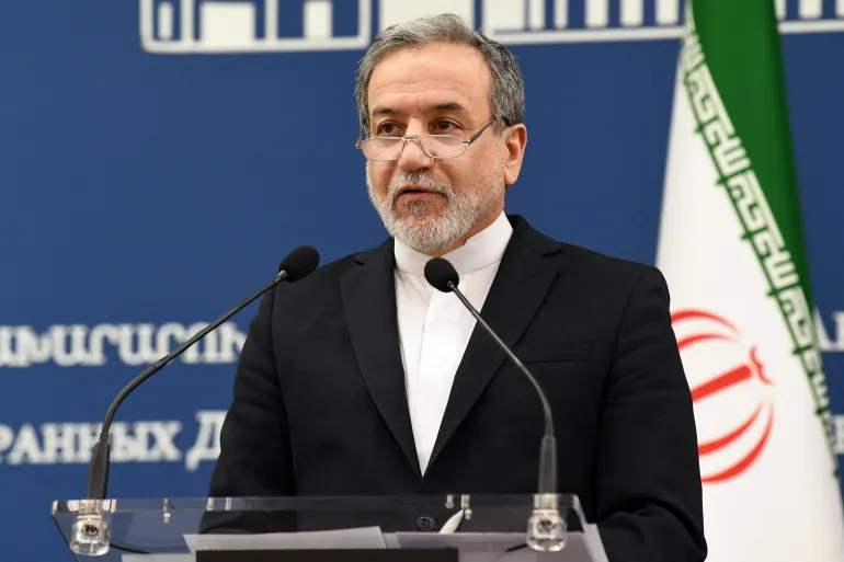 Το Ιράν απορρίπτει τις «ανούσιες» απευθείας συνομιλίες με τις ΗΠΑ