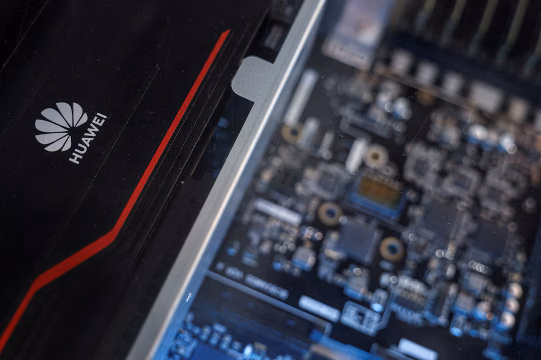 Η Huawei ετοιμάζει νέο τσιπ τεχνητής νοημοσύνης για μαζική αποστολή, καθώς η Κίνα αναζητά εναλλακτικές λύσεις της Nvidia