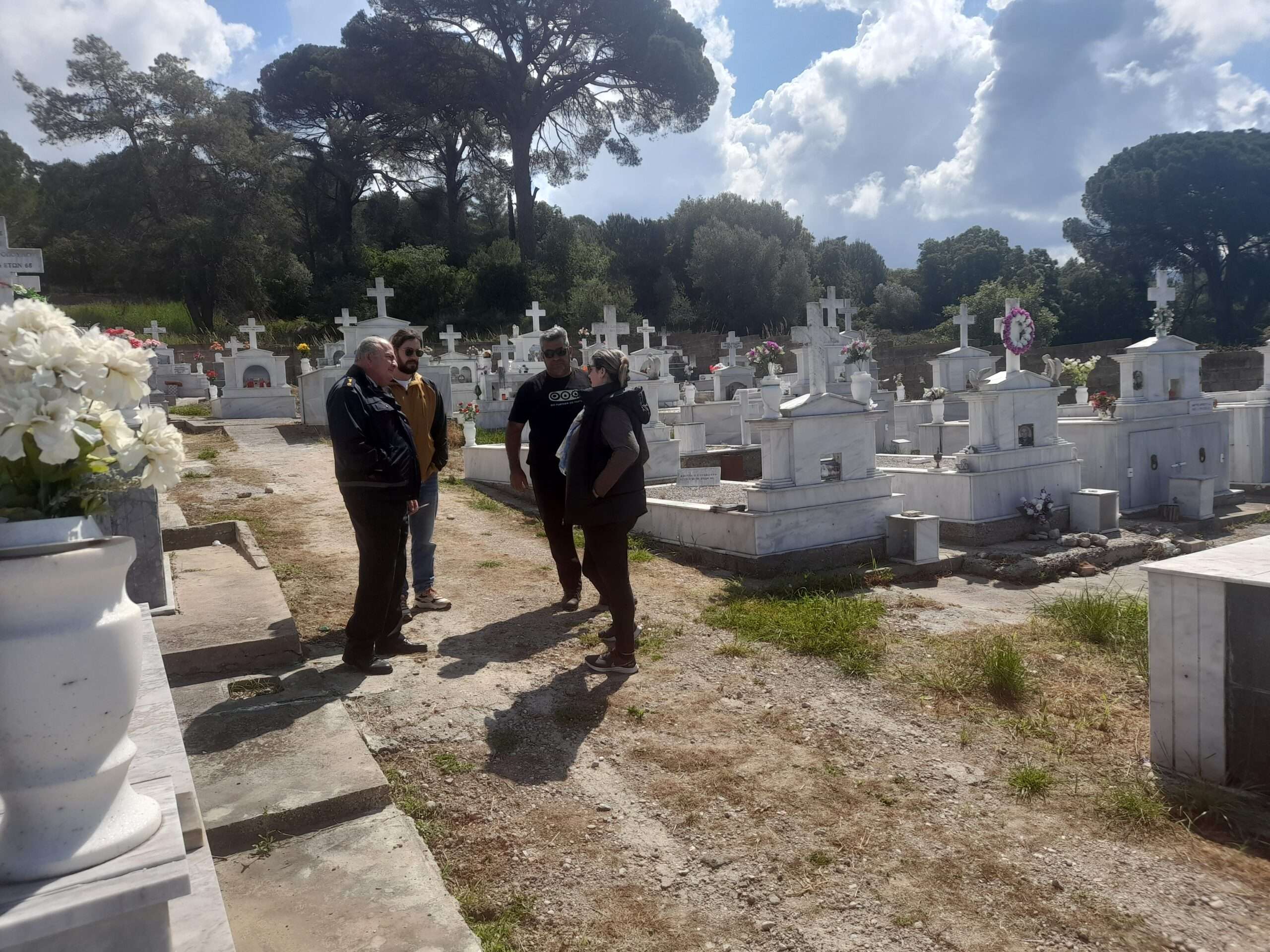 Αδίστακτοι δράστες λεηλάτησαν κοιμητήριο στο Καλλίκωμο – Η αναστάτωση στην περιοχή! (εικόνες)