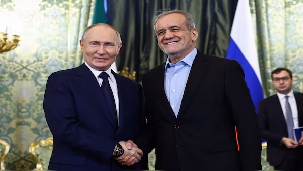 Ο Πούτιν επικυρώνει 20ετή συμφωνία στρατηγικής εταιρικής σχέσης με το Ιράν
