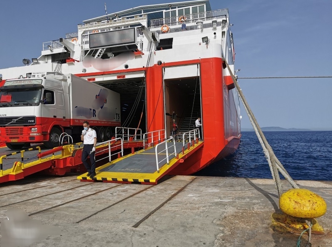 Ντροπή: Άτομο με αναπηρία υποχρεώθηκε να ταξιδέψει εγκλωβισμένος σε γκαράζ πλοίου