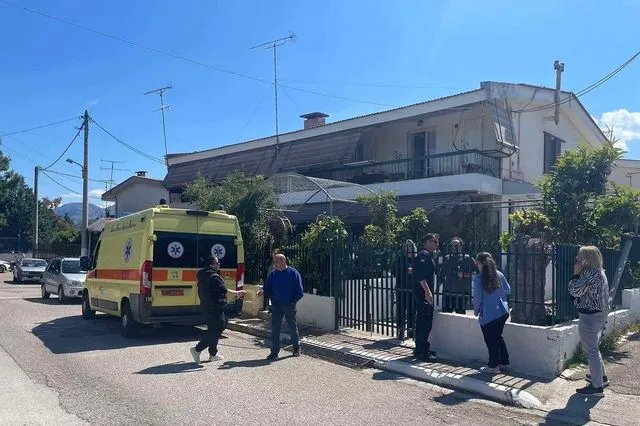 Αίγιο: Ο δράστης έβριζε εισαγγελείς και αστυνομικούς – Αυτοτραυματίστηκε στα κρατητήρια