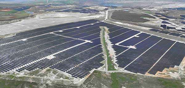 ΔΕΗ και RWE έλαβαν την τελική επενδυτική απόφαση για τα φωτοβολταϊκά 567 MW στο Αμύνταιο – Ξεκινά φέτος η κατασκευή