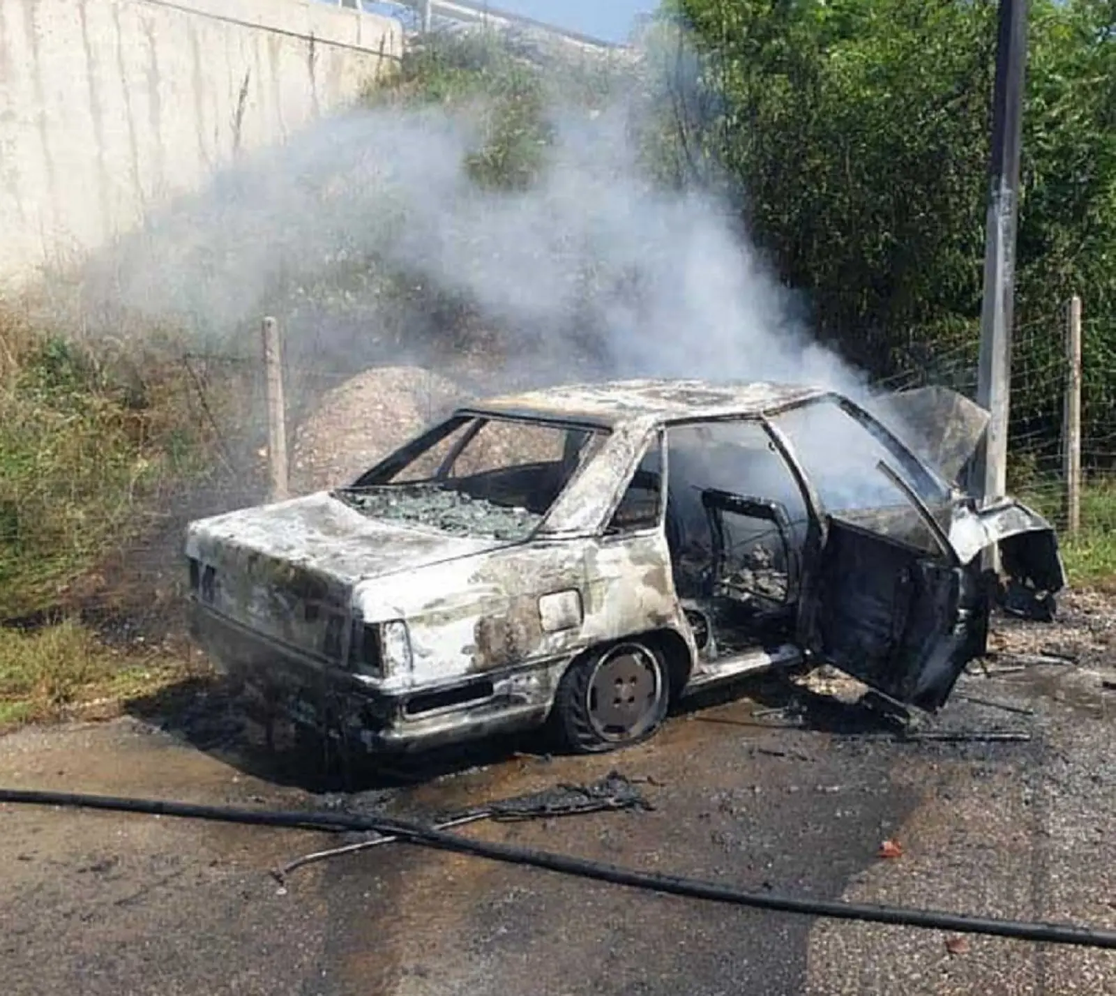 Θεσσαλονίκη: Αυτοκίνητο τυλίχτηκε στις φλόγες – Στο νοσοκομείο η οδηγός