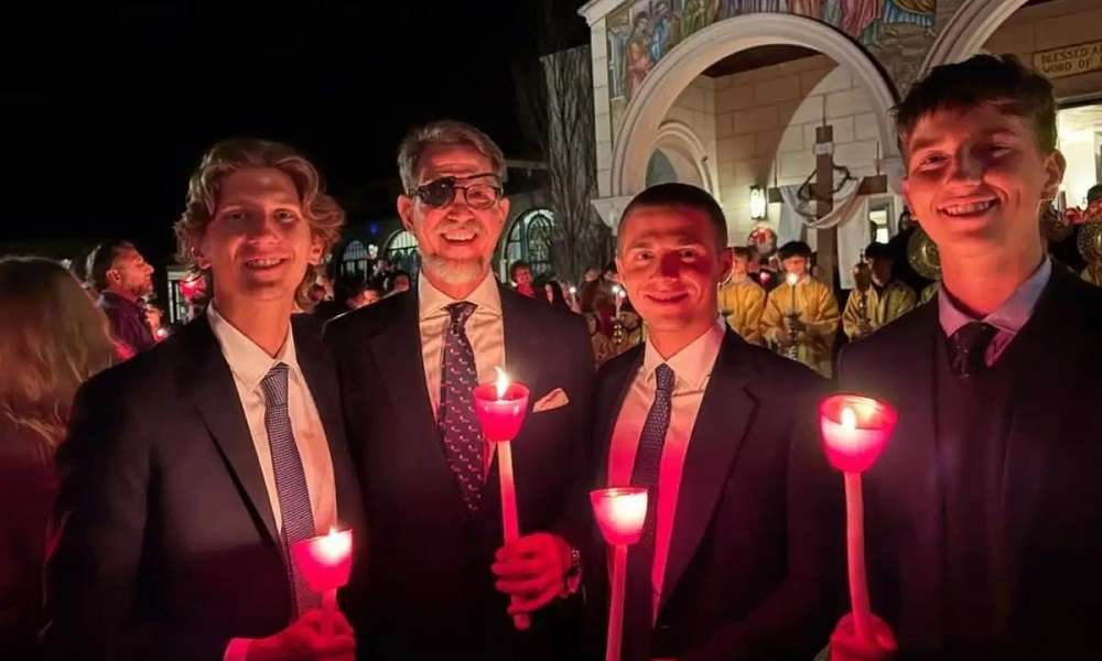 Παύλος Ντε Γκρες – Οι «ευχές» του για το Πάσχα