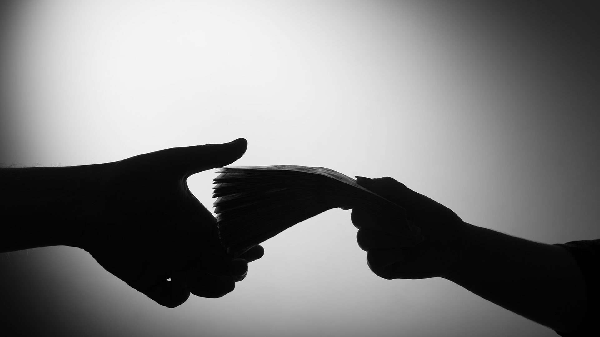 Όταν το «μεγάλο έργο» μένει σε μακέτες και οι τσέπες γεμίζουν αέρα
