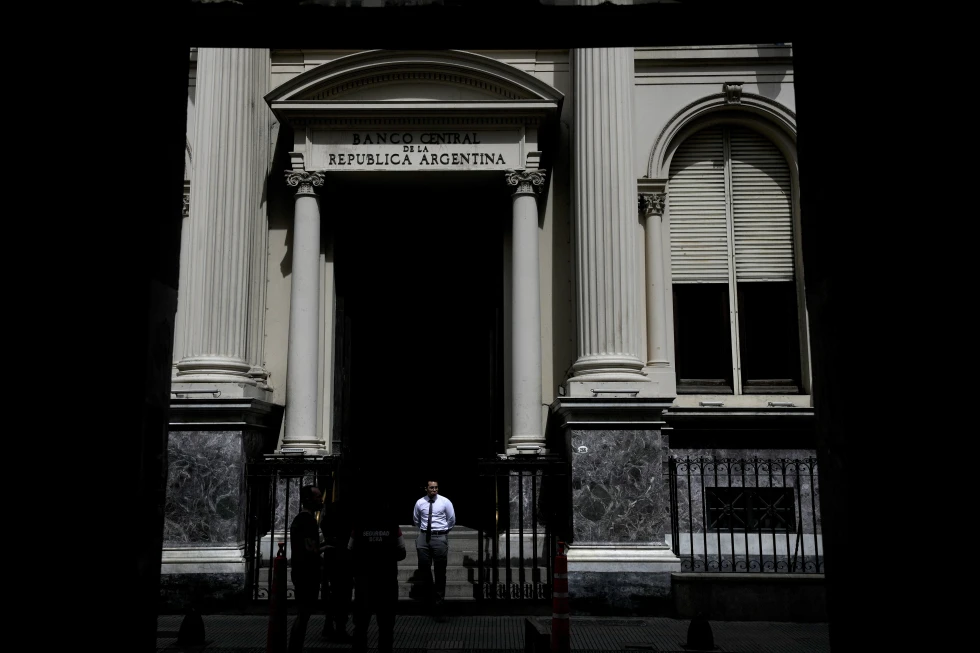 Η Αργεντινή θα δανειστεί άλλα 5 δισ. δολάρια από την Κίνα