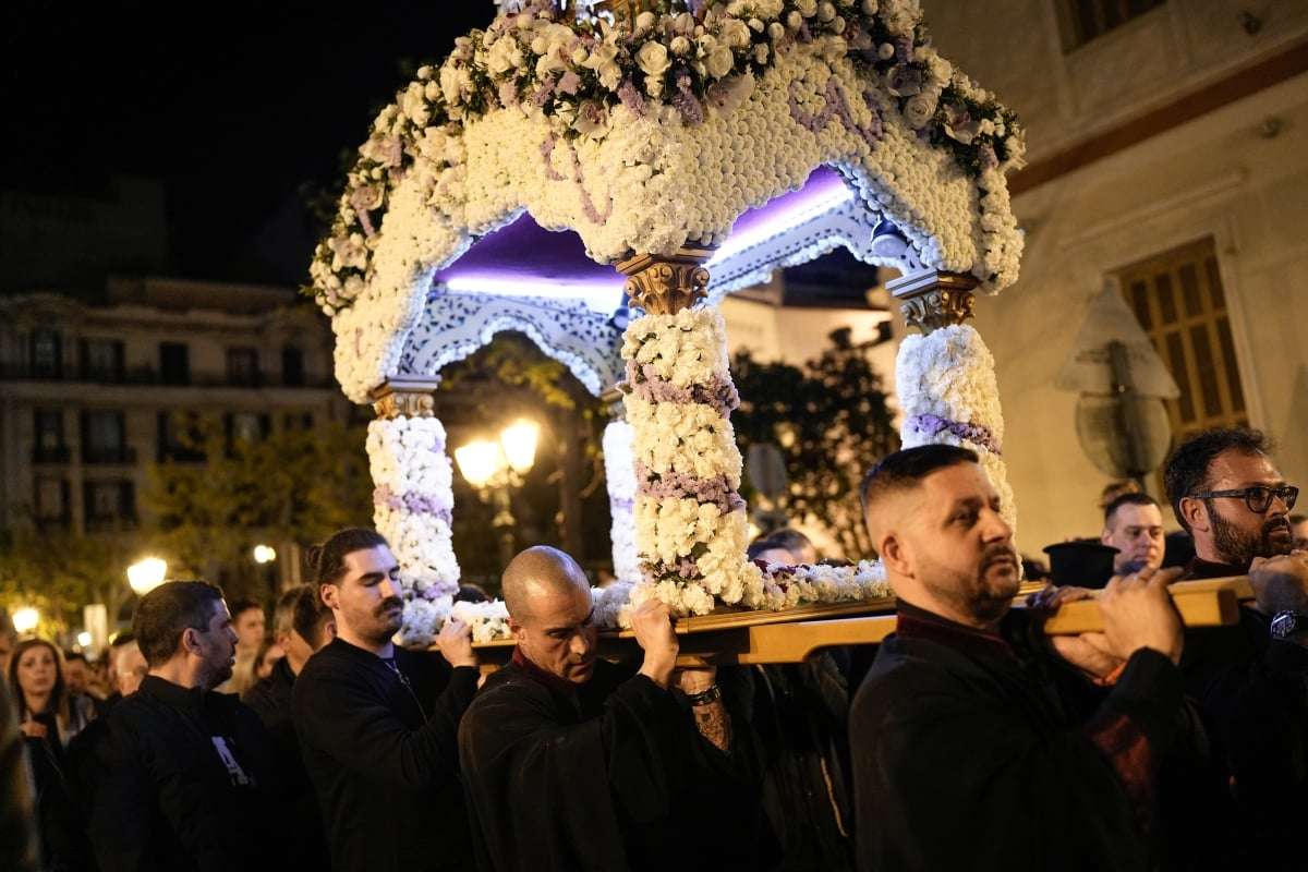 ΑΤΙΜΑΣΤΗΚΕ ΠΕΡΙΦΟΡΑ ΕΠΙΤΑΦΙΟΥ – Πακιστανοί αλληλομαχαιρώθηκαν μπροστά σε οικογένειες και παιδιά!