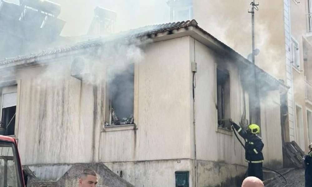 Κεφαλονιά: «ΦΩΤΙΑ» έκαψε σπίτι στο Αργοστόλι – «Κινδύνευσε» μωρό