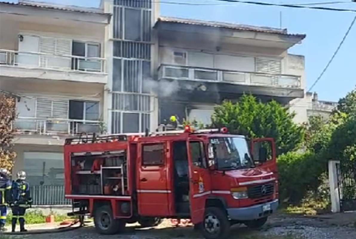 “ΣΥΝΑΓΕΡΜΟΣ ΣΤΗΝ ΠΥΡΟΣΒΕΣΤΙΚΗ” – Φωτιά σε διαμέρισμα στην Θεσσαλονίκη