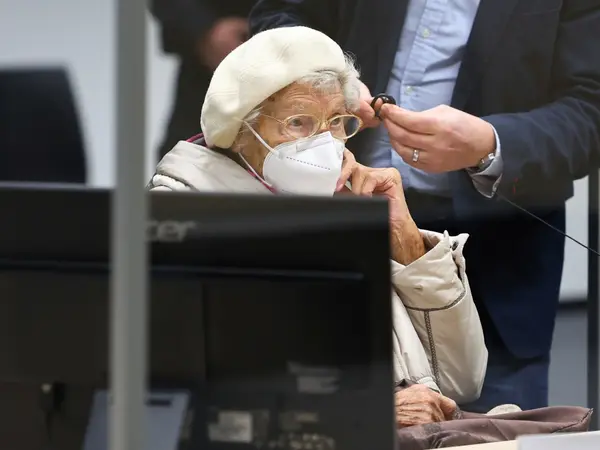 Γερμανία: Πέθανε η «γραμματέας του Διαβόλου» – Είχε εμπλακεί σε 10.000 θανάτους στο Stutthof
