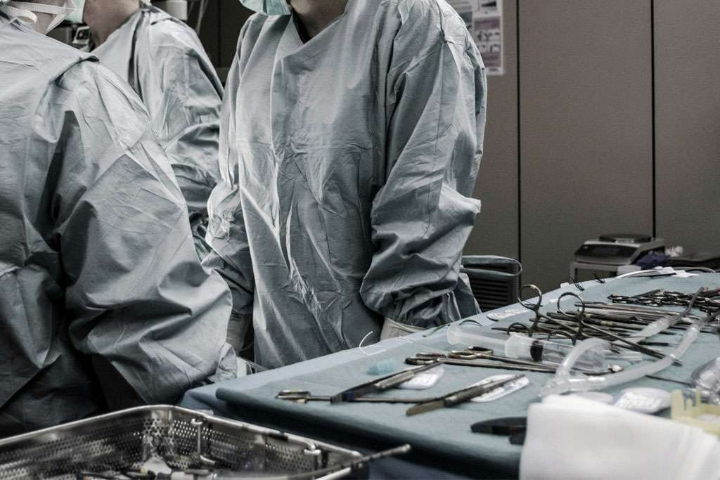 “ΠΟΛΕΜΟΣ” ΣΤΗΝ ΙΑΤΡΟΔΙΚΑΣΤΙΚΗ ΥΠΗΡΕΣΙΑ: Xρηματισμοί και ψευδείς καταθέσεις